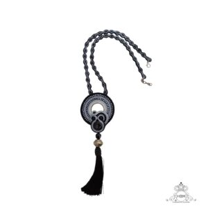 Colar  soutache