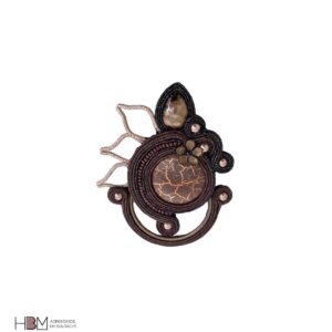 Broche  de soutache
