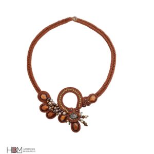 Colar com soutache
