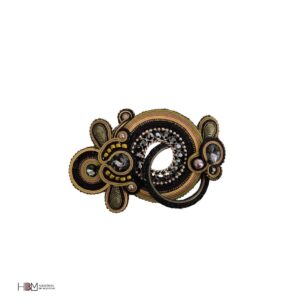 Broche de soutache