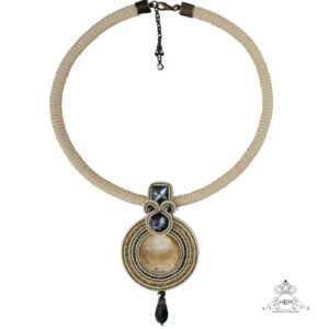colar soutache